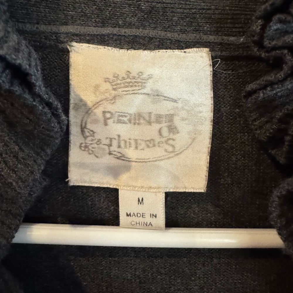 Chic Ruffled Gray Cardigan - Picture 4 of 4